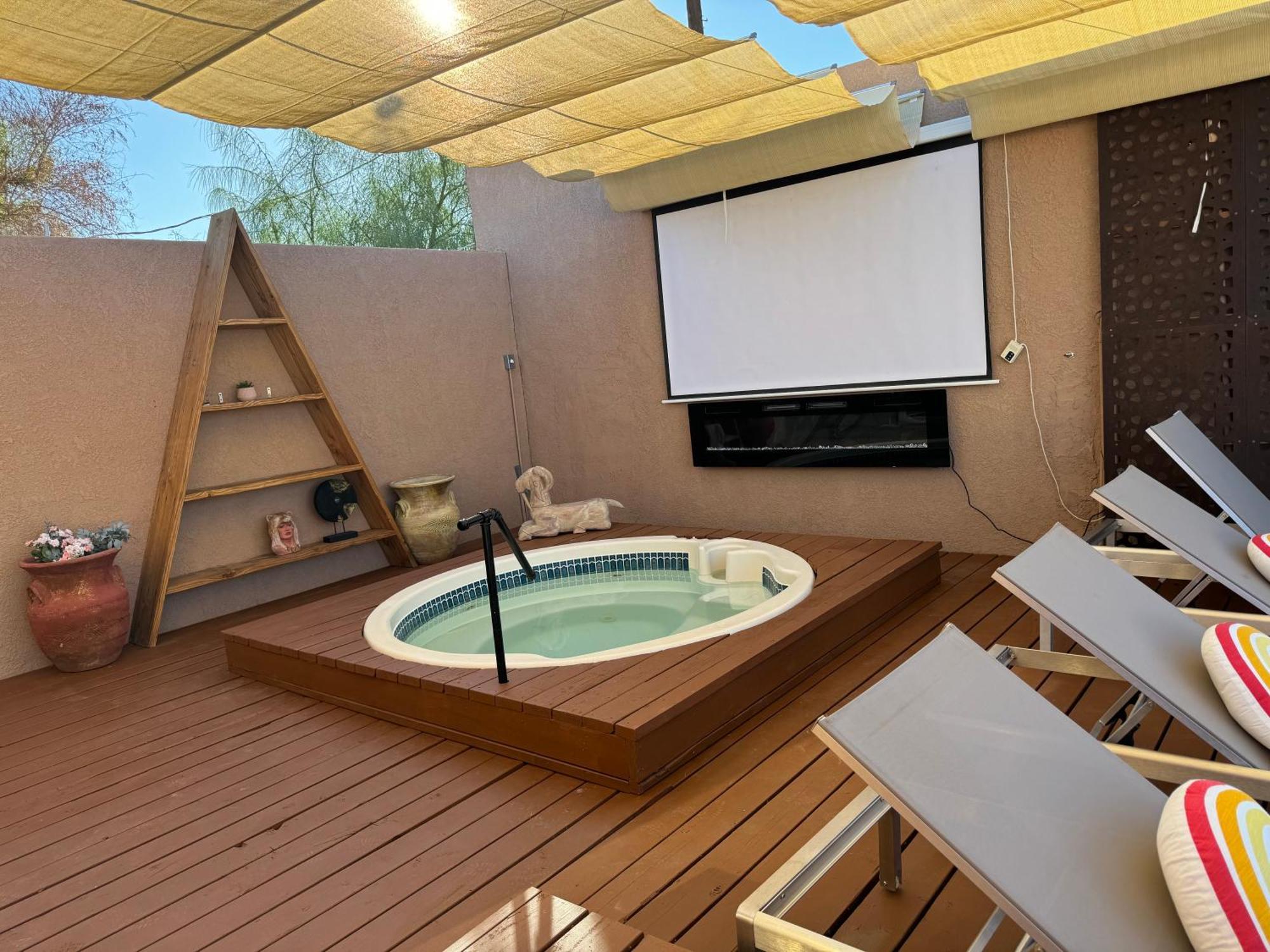 Отель Mi Kasa Hot Springs 420,Adults Only, Clothing Optional Дезерт-Хот-Спрингс Экстерьер фото